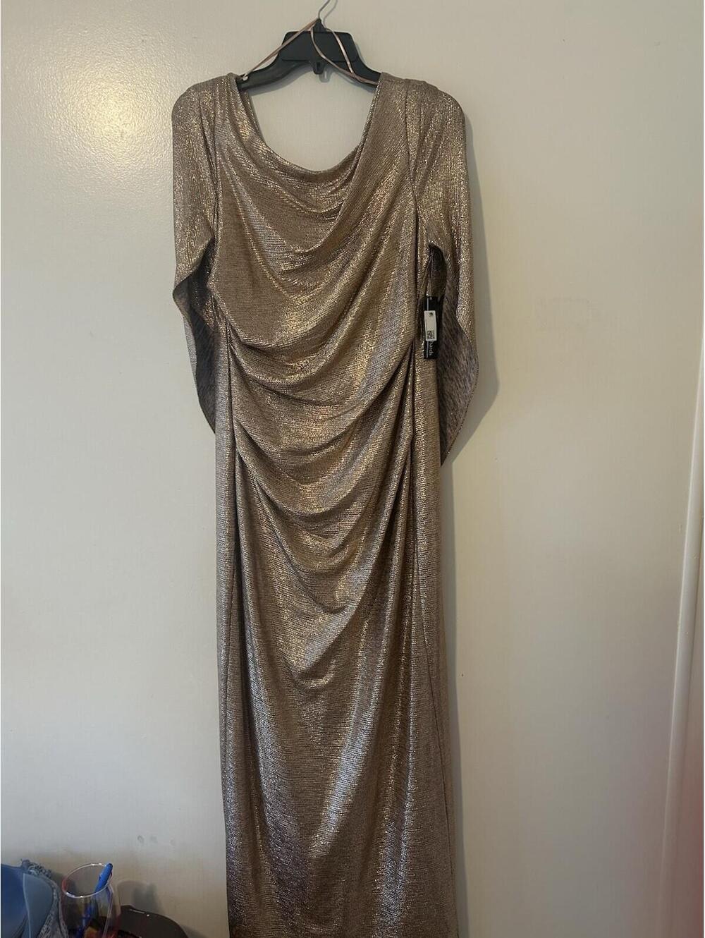 R&M Richards Women's Rose Gold Dress Size 12P NWT Beautiful Dress.